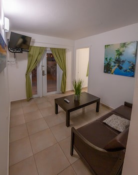 Casa Verde Hotel