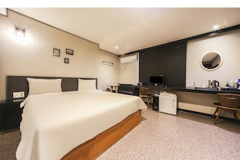 Elysee Hotel