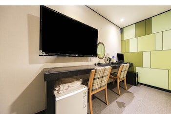 Elysee Hotel