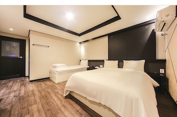 Elysee Hotel