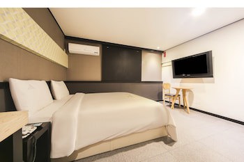 Elysee Hotel