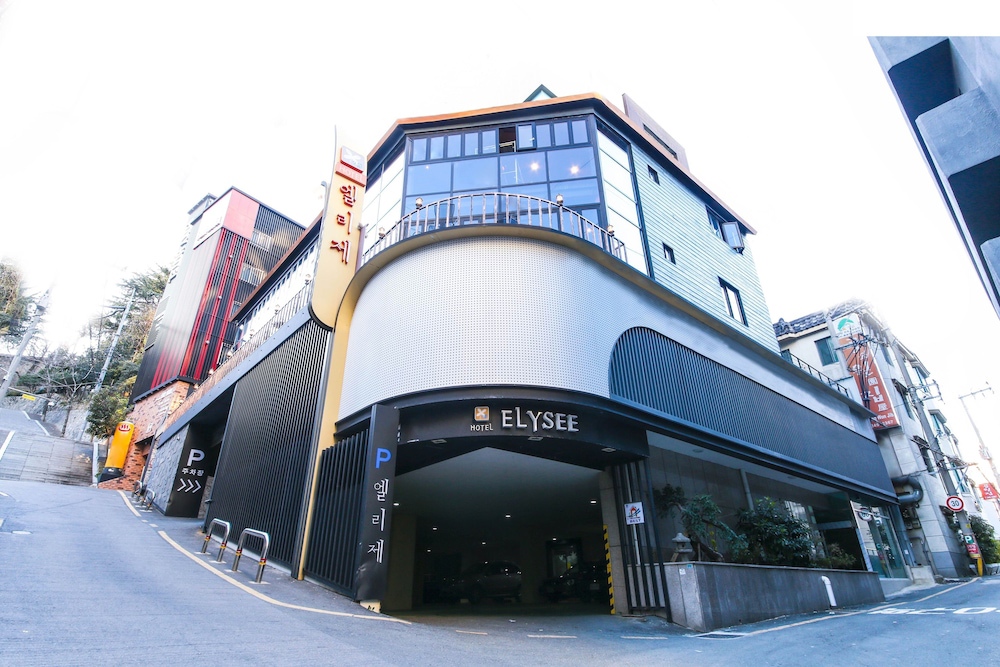 Elysee Hotel