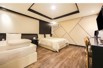 Elysee Hotel