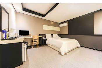 Elysee Hotel