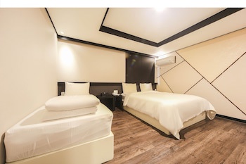 Elysee Hotel