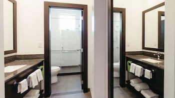 Holiday Inn Guayaquil Airport, An Ihg Hotel