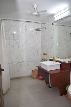 Foxoso Taj View Hotel