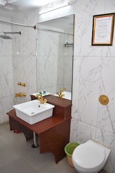 Foxoso Taj View Hotel