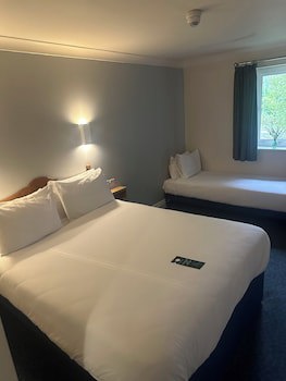 Go2 Glasgow Cumbernauld Hotel