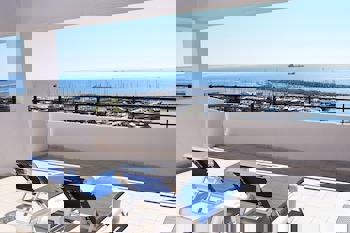 Sun Hall Beach Hotel Apts.