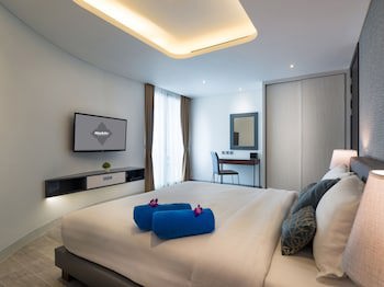 Absolute Twin Sands Resort & Spa
