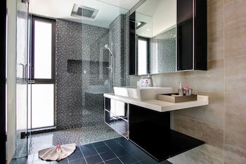Absolute Twin Sands Resort & Spa