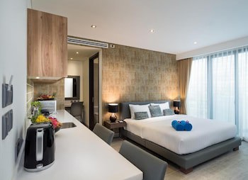 Absolute Twin Sands Resort & Spa