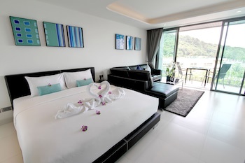 Absolute Twin Sands Resort & Spa