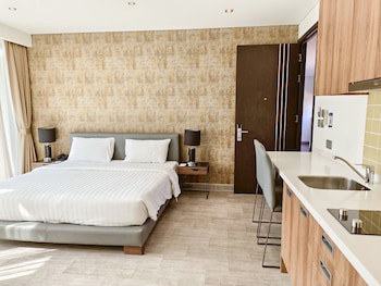Absolute Twin Sands Resort & Spa