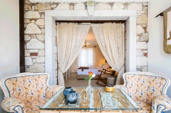 Alacati Sultan Konak Otel