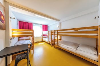 A&T Hotel & Hostel