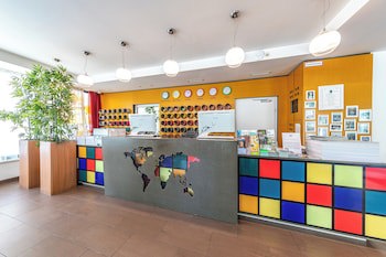 A&T Hotel & Hostel