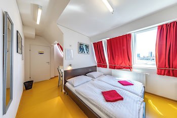 A&T Hotel & Hostel