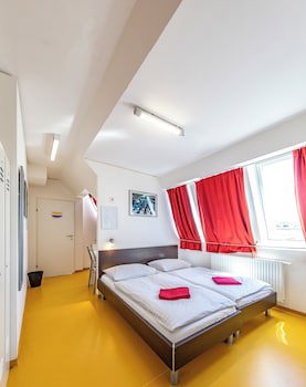 A&T Hotel & Hostel
