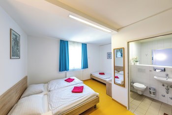 A&T Hotel & Hostel