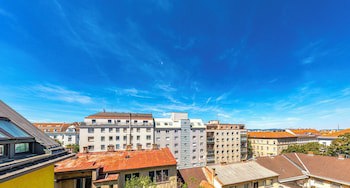 A&T Hotel & Hostel