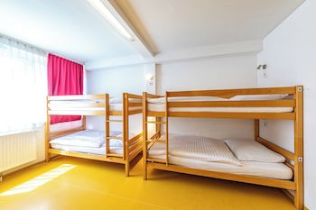 A&T Hotel & Hostel