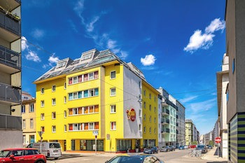 A&T Hotel & Hostel