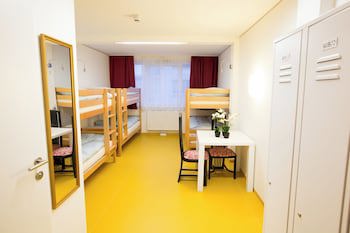 A&T Hotel & Hostel
