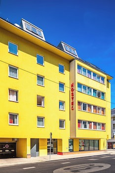 A&T Hotel & Hostel