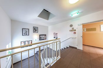 A&T Hotel & Hostel