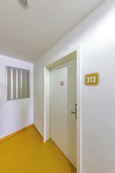 A&T Hotel & Hostel