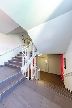 A&T Hotel & Hostel