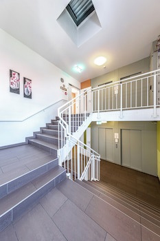 A&T Hotel & Hostel
