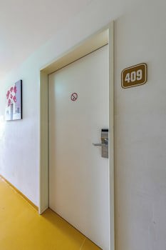 A&T Hotel & Hostel