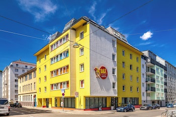 A&T Hotel & Hostel