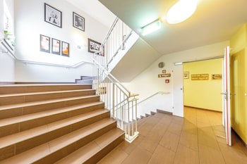 A&T Hotel & Hostel