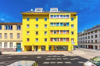 A&T Hotel & Hostel
