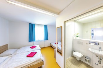 A&T Hotel & Hostel