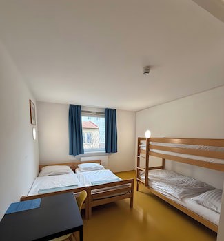 A&T Hotel & Hostel