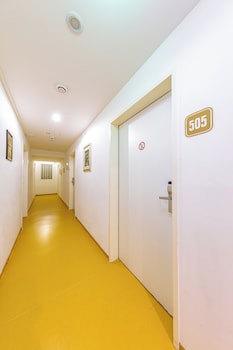 A&T Hotel & Hostel