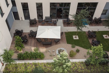 Motel One Dusseldorf-Hauptbahnhof galeri fotoğrafı