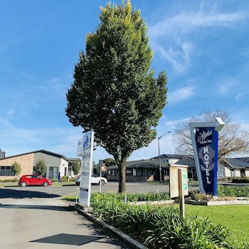 Alpha Motor Inn