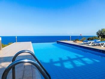 Detached Villa, Private Heated Pool, Outstanding Sea Views, Sleeps 6, Free Wifi
