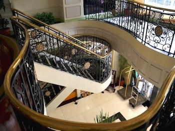 Tiara Oriental Hotel