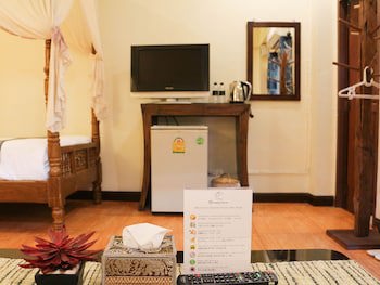 Changmoi House (Little Village)