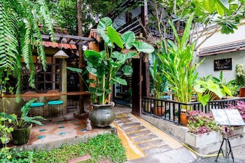 Changmoi House (Little Village)