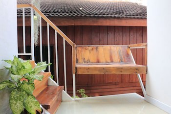 Changmoi House (Little Village)