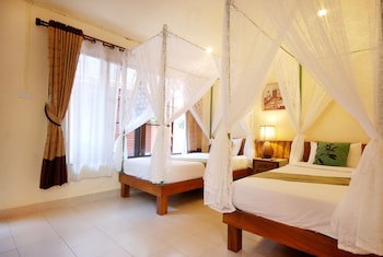 Changmoi House (Little Village)
