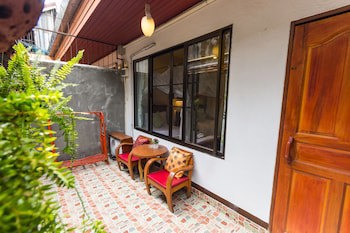 Changmoi House (Little Village)